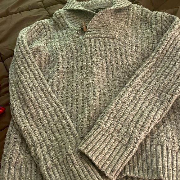 Banana Republic Wool toggle cable knit sweater.  women’s size large. - Picture 1 of 5